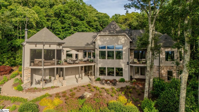 Some homes have a view. This one has a horizon. Sited on one of - photo 45