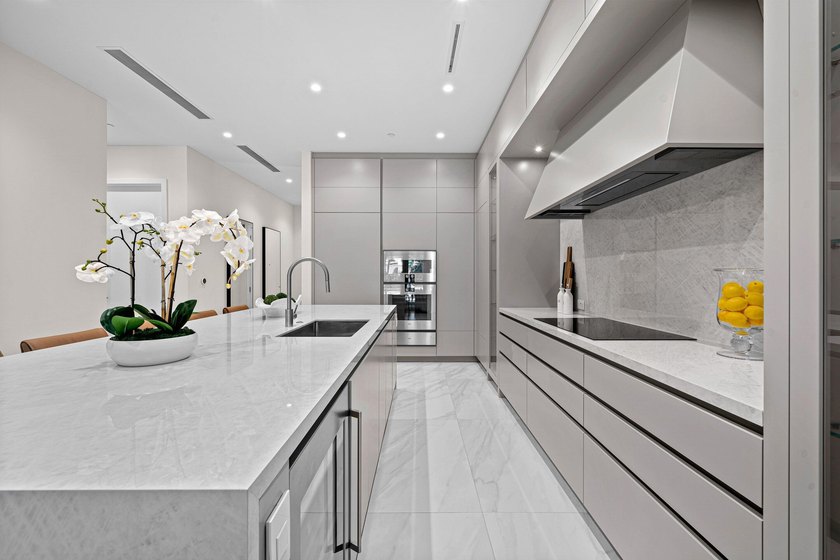 Discover the pinnacle of luxury living in the heart of downtown - photo 4
