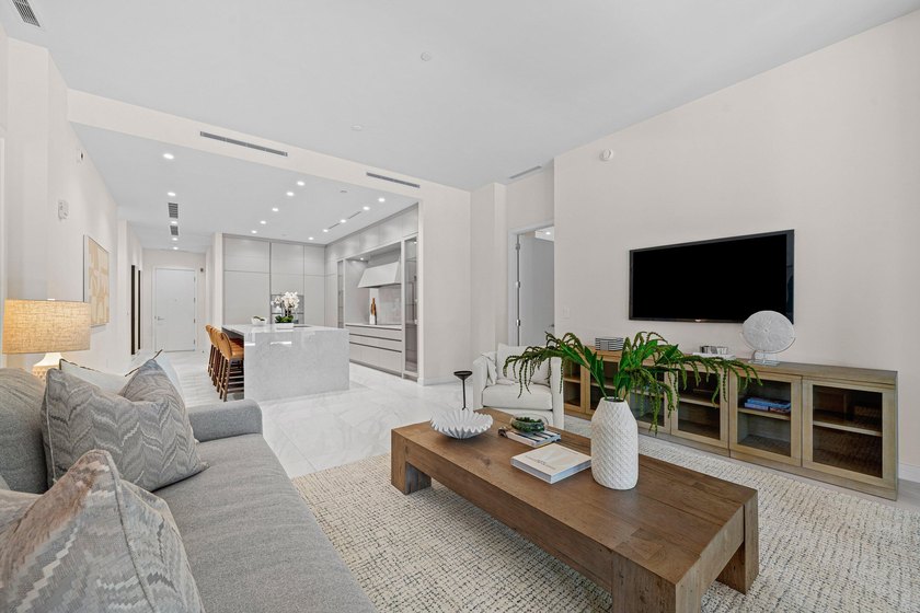 Discover the pinnacle of luxury living in the heart of downtown - photo 8