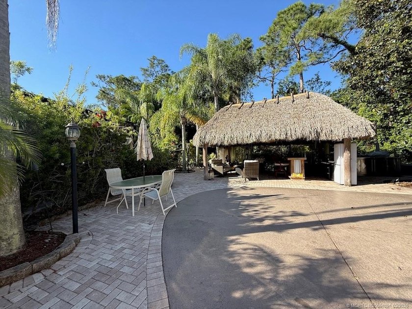 This extra-large 3,902 sq. ft. lot offers the ultimate in - photo 19