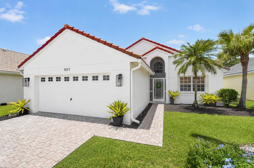 Enjoy peaceful lake views from this beautifully maintained home - photo 2