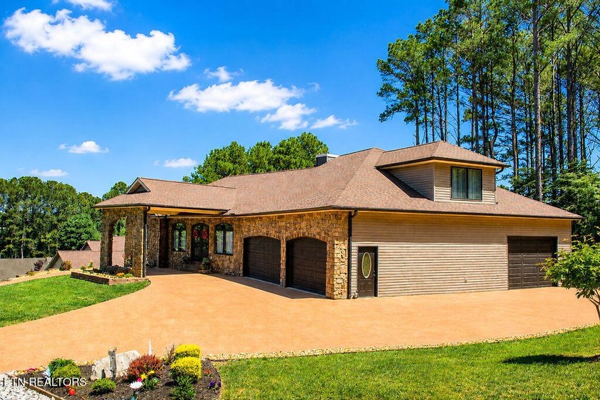 Why build when this stunning custom home already has everything - photo 3