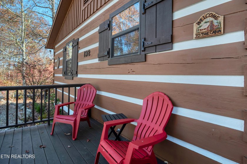 Fully furnished charming cabin in Laurel Valley. Cabin has been - photo 3