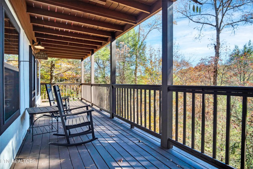 Fully furnished charming cabin in Laurel Valley. Cabin has been - photo 8