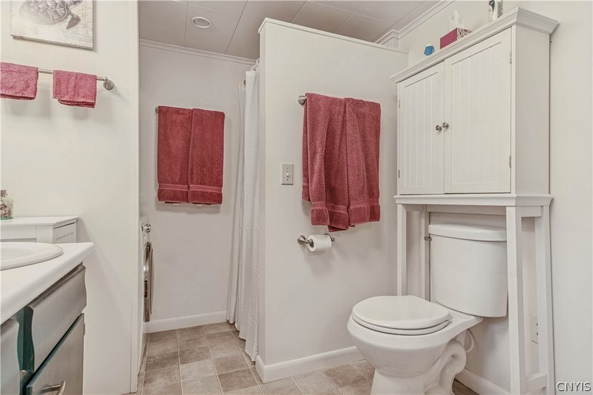 Come check out this charming and cozy 2-bedroom cottage just a - photo 23