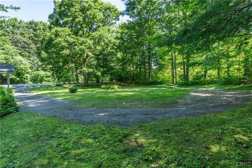 Come check out this charming and cozy 2-bedroom cottage just a - photo 29