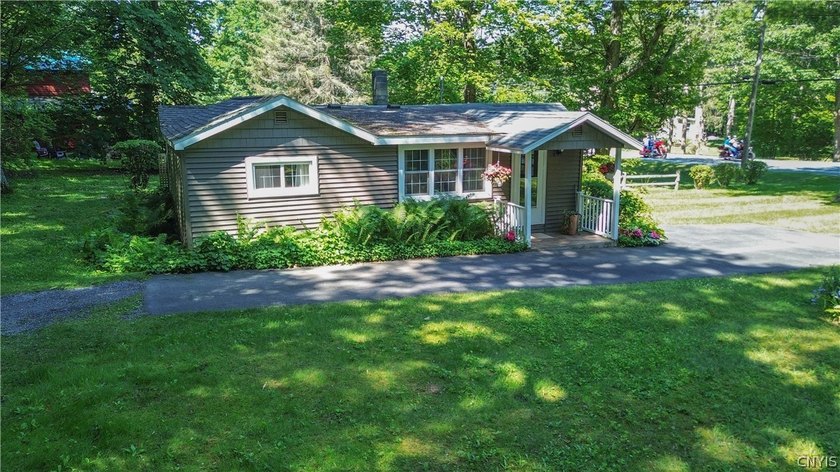 Come check out this charming and cozy 2-bedroom cottage just a - photo 31