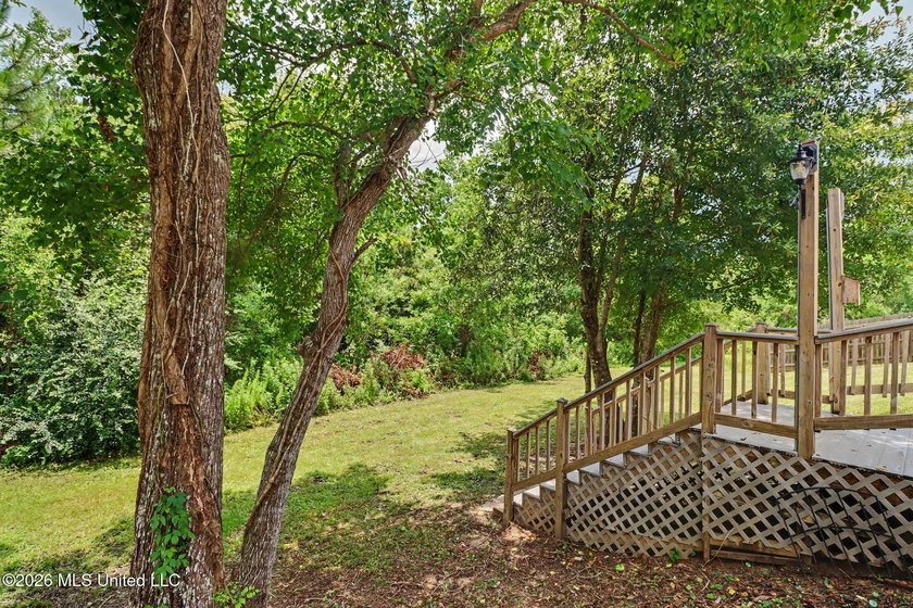 This well-maintained 6-year-old D.R. Horton Parker Plan in the - photo 34