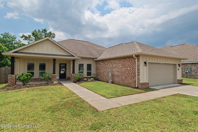 This well-maintained 6-year-old D.R. Horton Parker Plan in the - photo 35