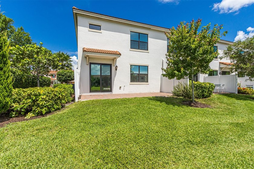 You will LOVE this stunning Lake Front Corner Townhouse. 3 - photo 2