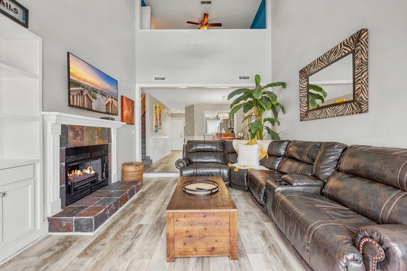 Welcome to this beautiful 3-bedroom, 2.5-bath condominium in the - photo 15