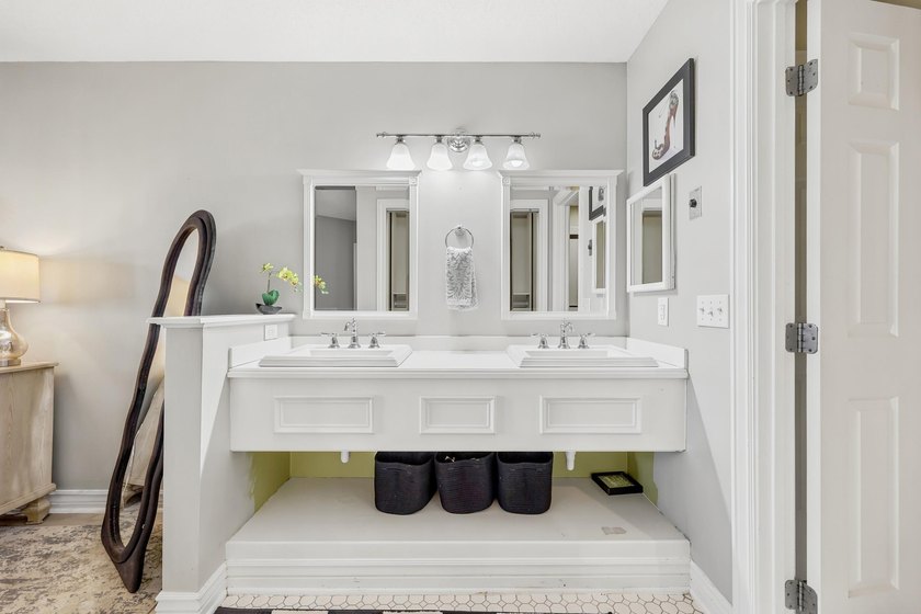 Welcome to this beautiful 3-bedroom, 2.5-bath condominium in the - photo 21