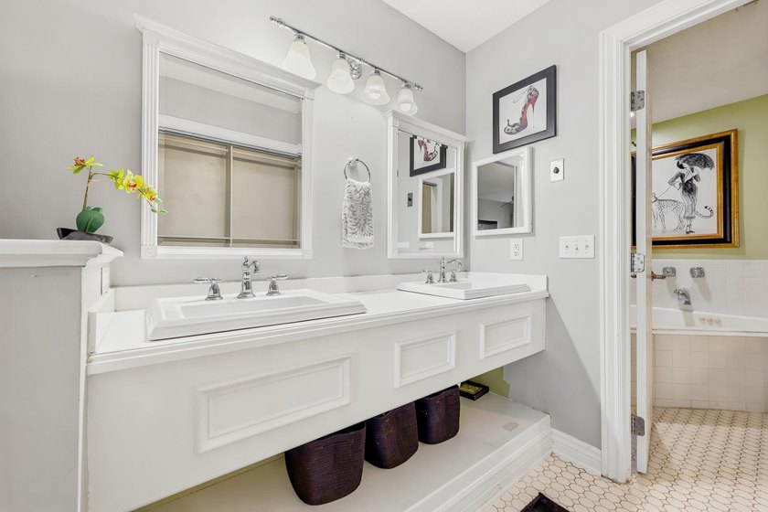 Welcome to this beautiful 3-bedroom, 2.5-bath condominium in the - photo 22