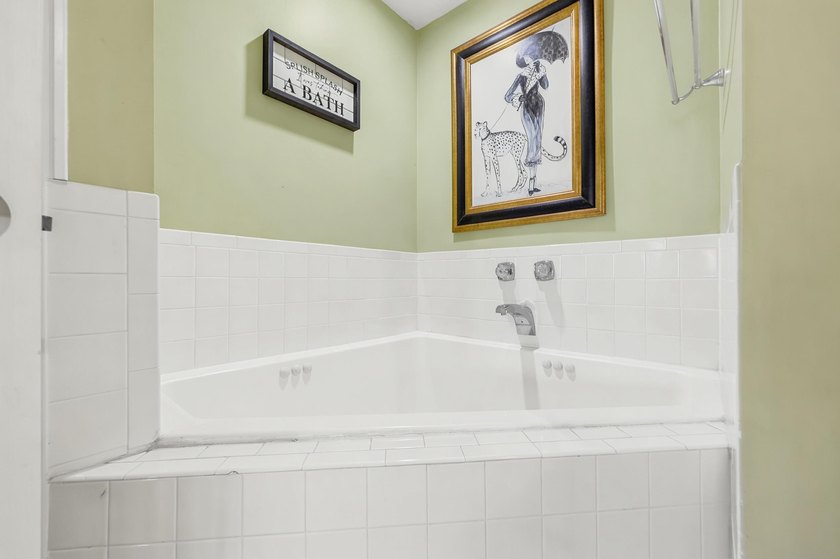 Welcome to this beautiful 3-bedroom, 2.5-bath condominium in the - photo 24