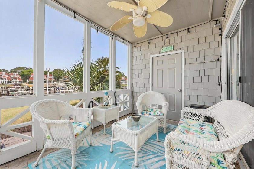 Welcome to this beautiful 3-bedroom, 2.5-bath condominium in the - photo 32