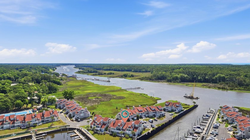 Welcome to this beautiful 3-bedroom, 2.5-bath condominium in the - photo 37