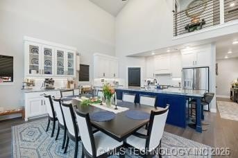 Where Lake Living Meets the Comforts of Home. This beautiful - photo 12