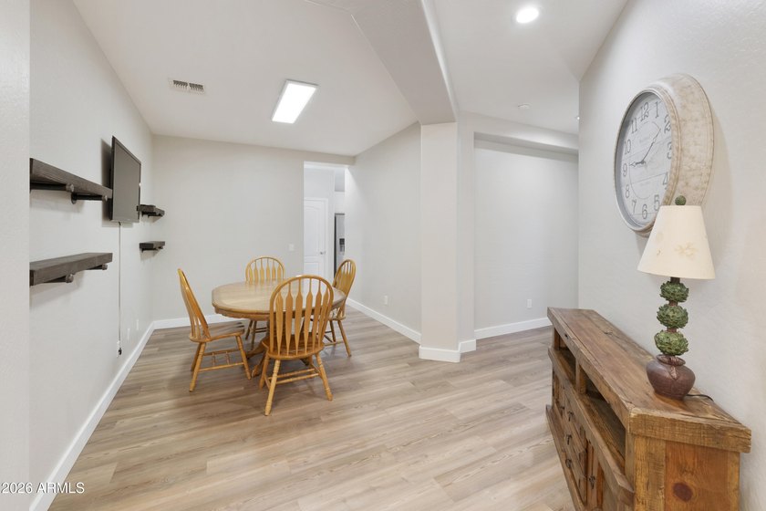 Move right into this beautifully maintained, fully furnished - photo 13