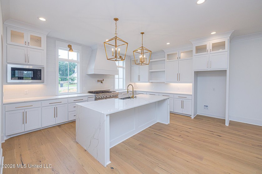 Gorgeous New Construction in Westlake! Home to be completed by - photo 14