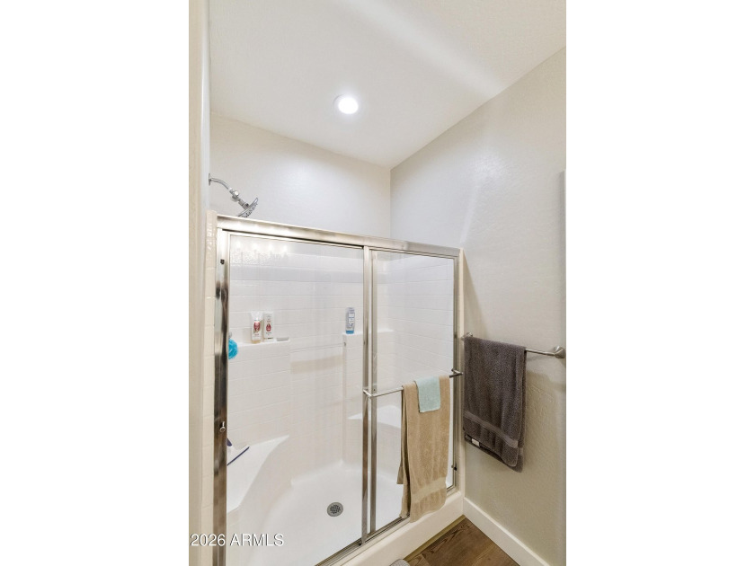 Move right into this beautifully maintained, fully furnished - photo 26