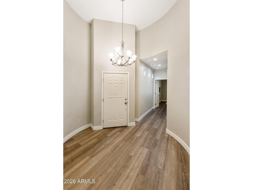 Move right into this beautifully maintained, fully furnished - photo 29