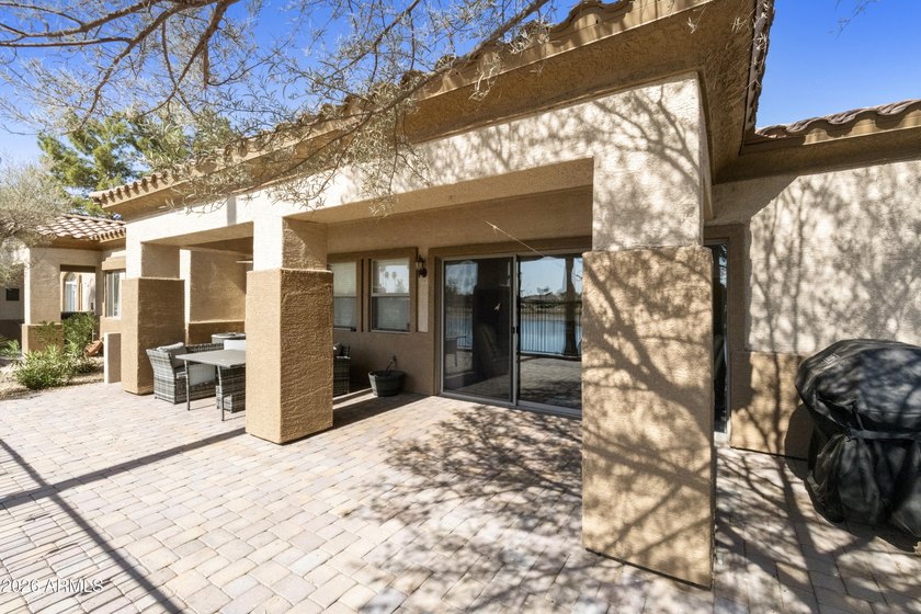 Move right into this beautifully maintained, fully furnished - photo 32