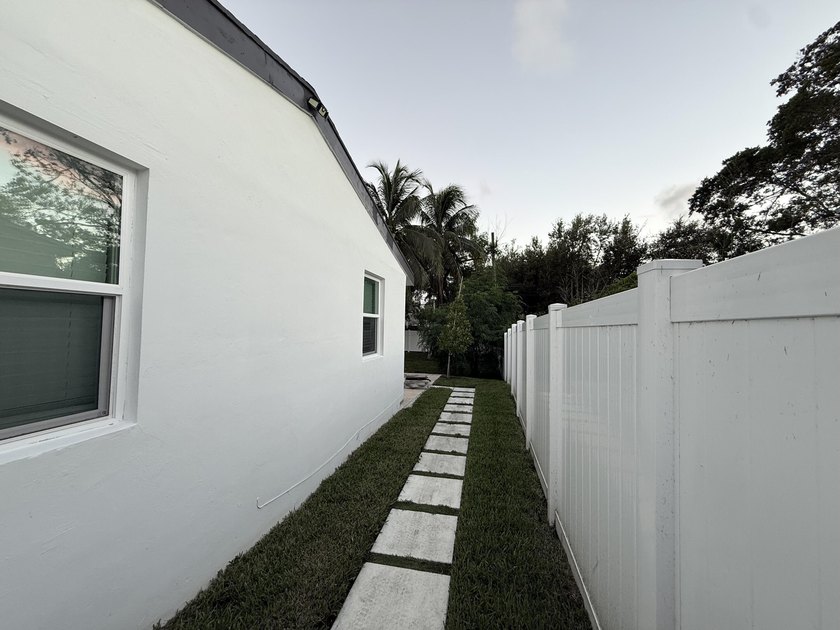 Prime Delray Beach duplex just 5 blocks south of Atlantic Ave - photo 46