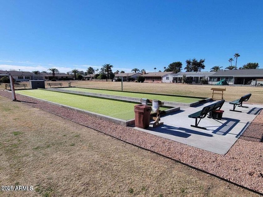 Move right into this beautifully maintained, fully furnished - photo 47