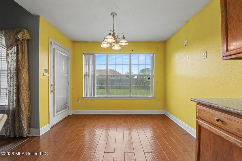 Adorable 3br/2ba home located in the Fairfield subdivision and - photo 9