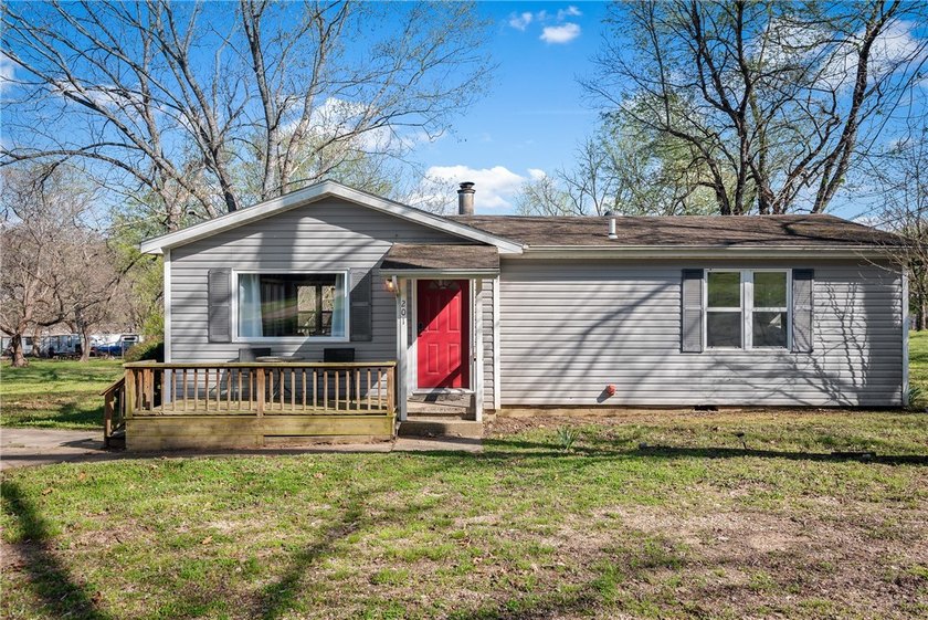 Nestled on 1.27 private acres in the beautiful Beavertown area - photo 2