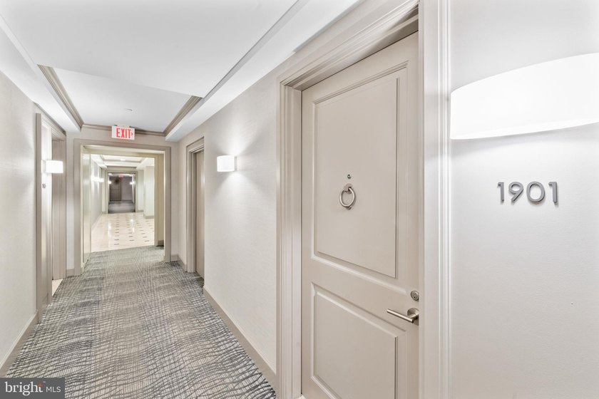 West-facing, 1-bedroom condo on the nineteenth floor of the - photo 3