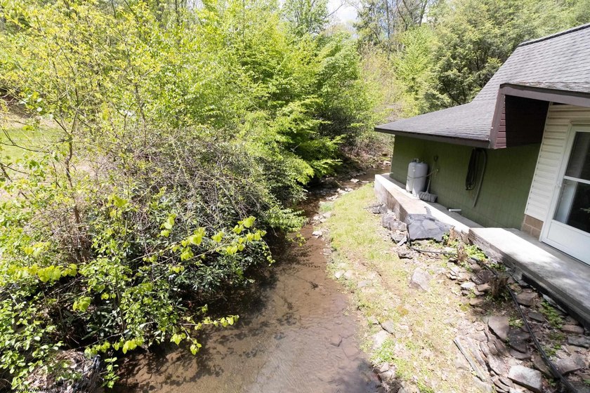 Serene Country Getaway Near Teter Lake. Escape to peace and - photo 16