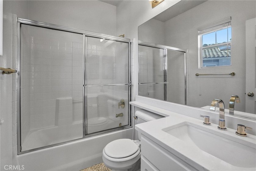 Bright &amp; Modern 2-Bed, 2-Bath townhome in San Diego! Welcome to - photo 23