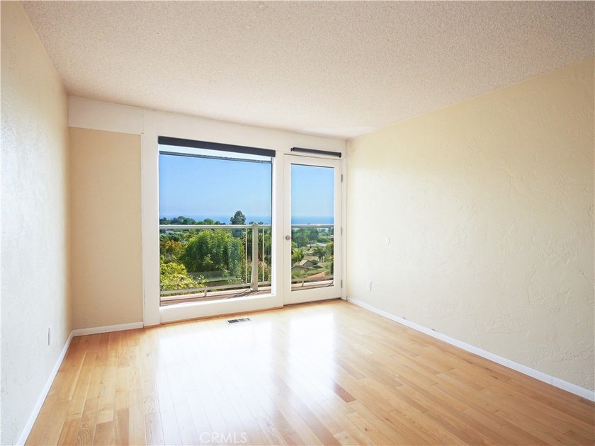 Breathtaking Panoramic Ocean VIEWS from this spacious Home with - photo 25