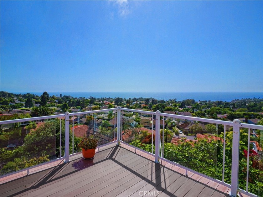 Breathtaking Panoramic Ocean VIEWS from this spacious Home with - photo 31