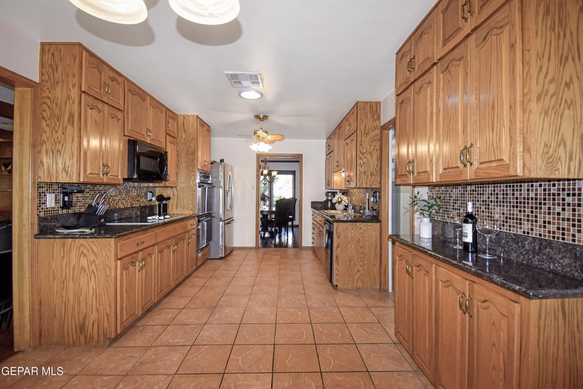 A rare opportunity to own a classic Coronado Country Club estate - photo 32