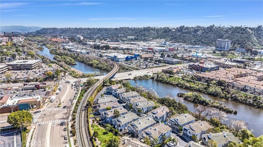 Bright &amp; Modern 2-Bed, 2-Bath townhome in San Diego! Welcome to - photo 35