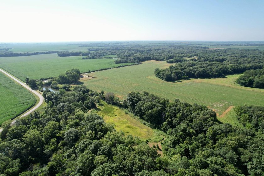 Escape to the peace and privacy of the countryside with this - photo 42