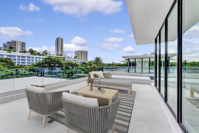 One-Of-A-Kind, 17' above the sea elevation. Experience unmatched - photo 5