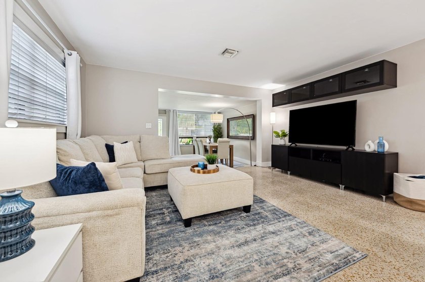 2507 NW 8th Ave - photo 7