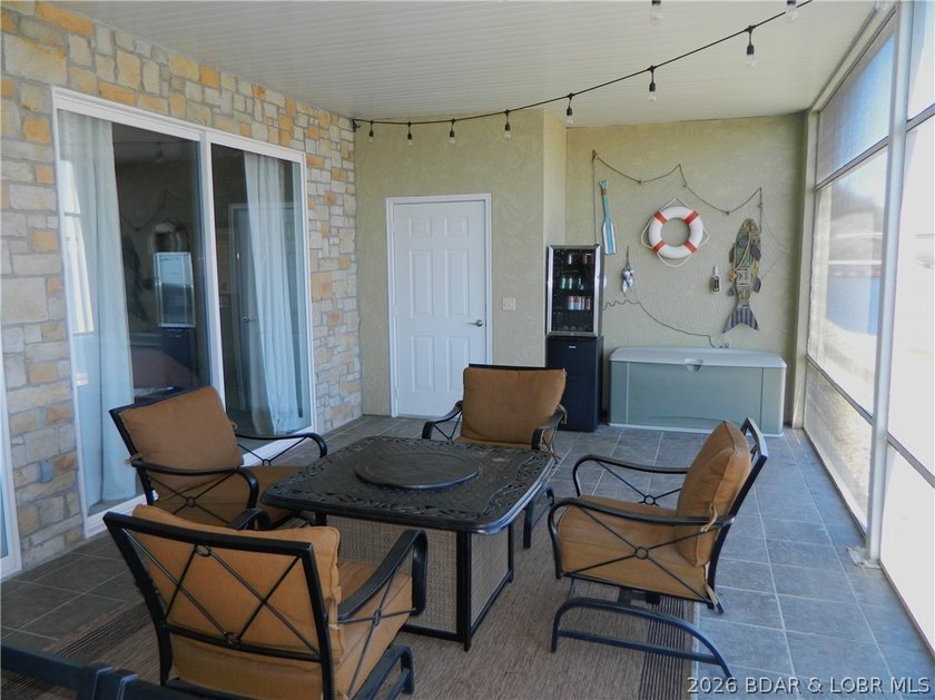Host the ultimate lake weekend in this stunning ground-floor - photo 28