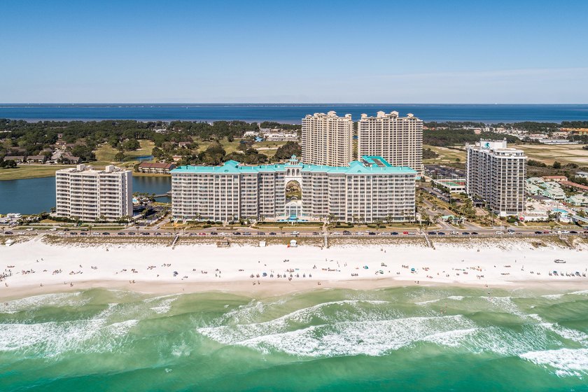 This is a MUST SEE! TOTALLY RENOVATED 1 bed / 2 ba at Majestic - photo 36