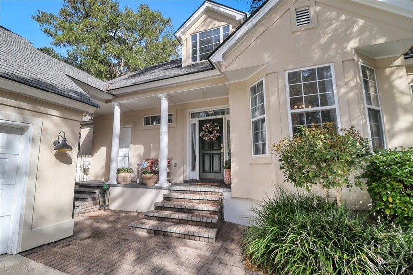Welcome Home to 9 Schroeder Ct! A stunning crystal chandelier - photo 3