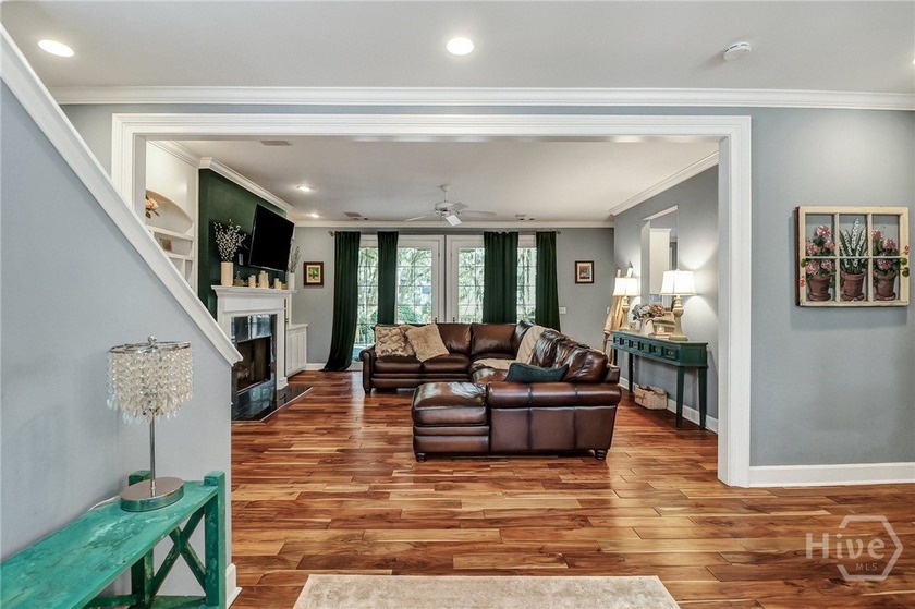 Welcome Home to 9 Schroeder Ct! A stunning crystal chandelier - photo 8