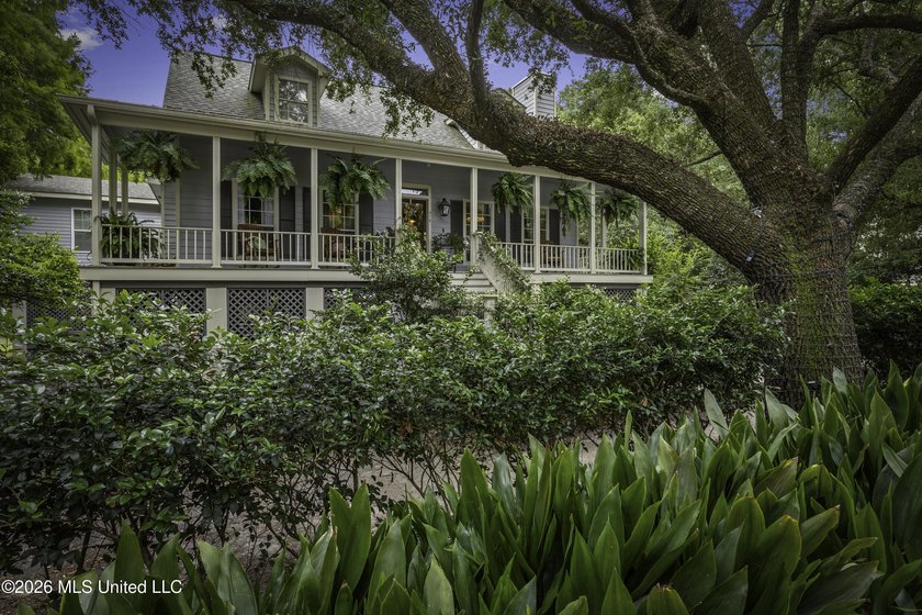Located in the absolute heart of downtown Ocean Springs on one - photo 2