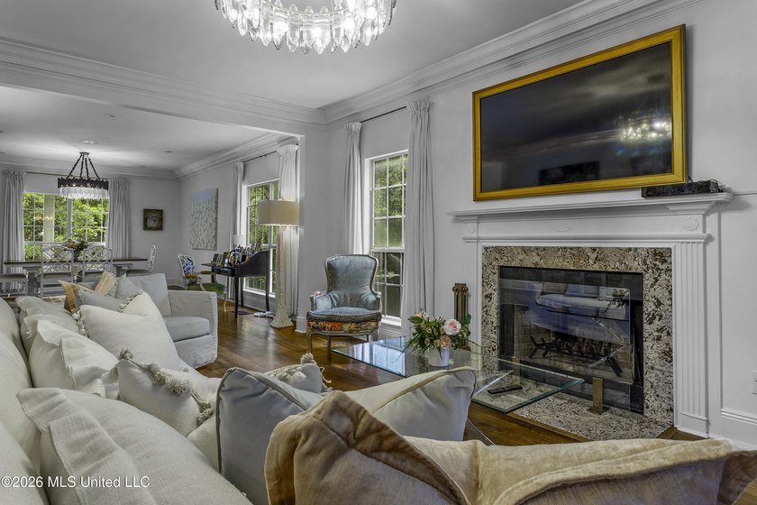 Located in the absolute heart of downtown Ocean Springs on one - photo 8