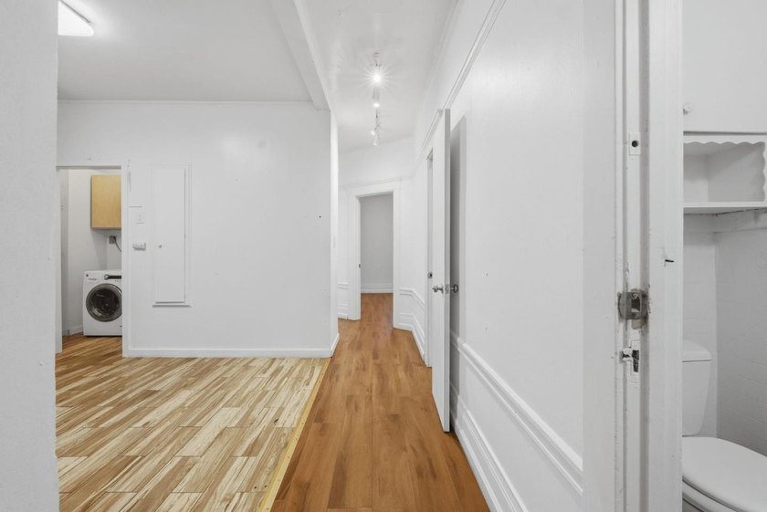 Ideally located near the University of San Francisco and the - photo 9