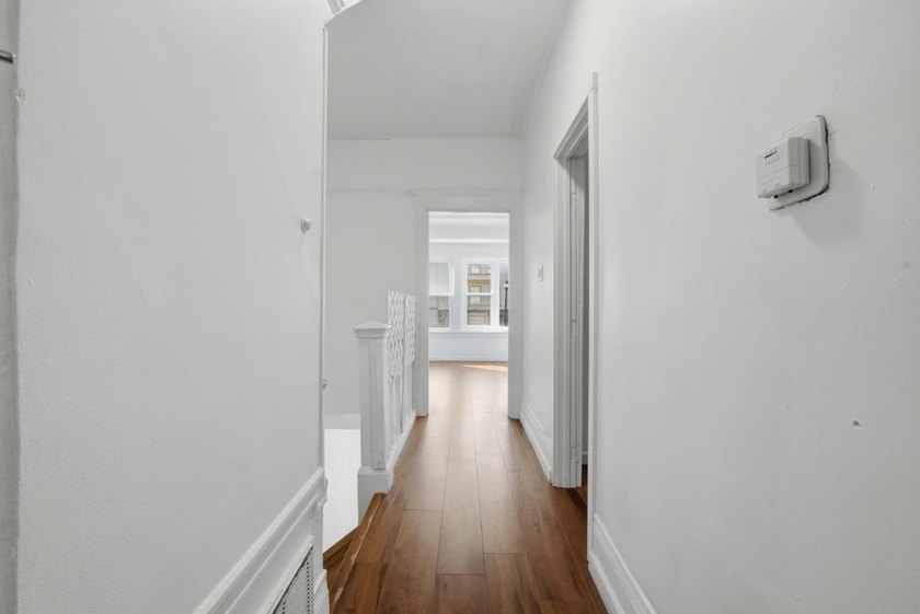 Ideally located near the University of San Francisco and the - photo 10