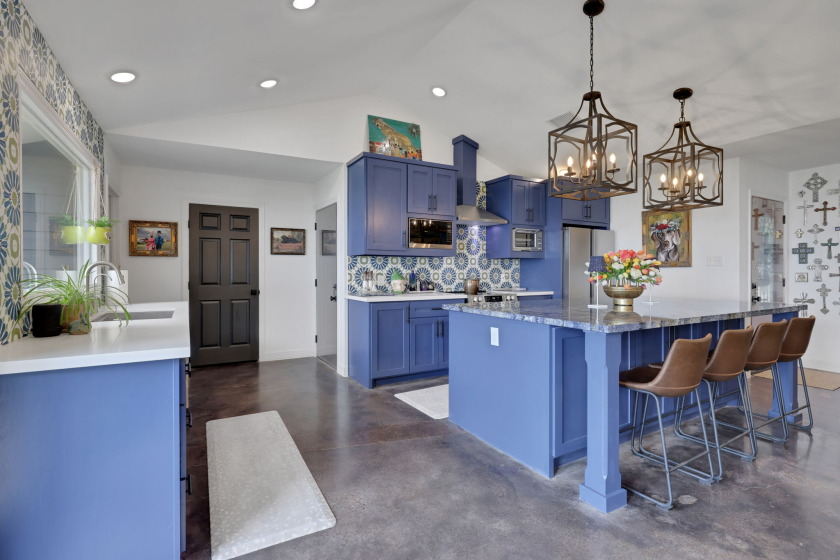Updated Waterfront Dream Home in Gated Community - photo 8