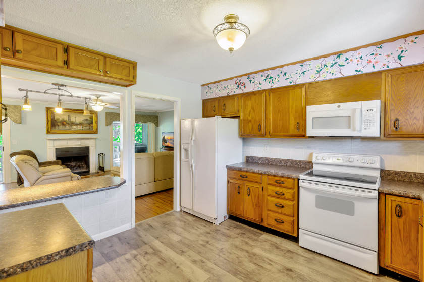 Lakefront Condo SOLD - photo 12